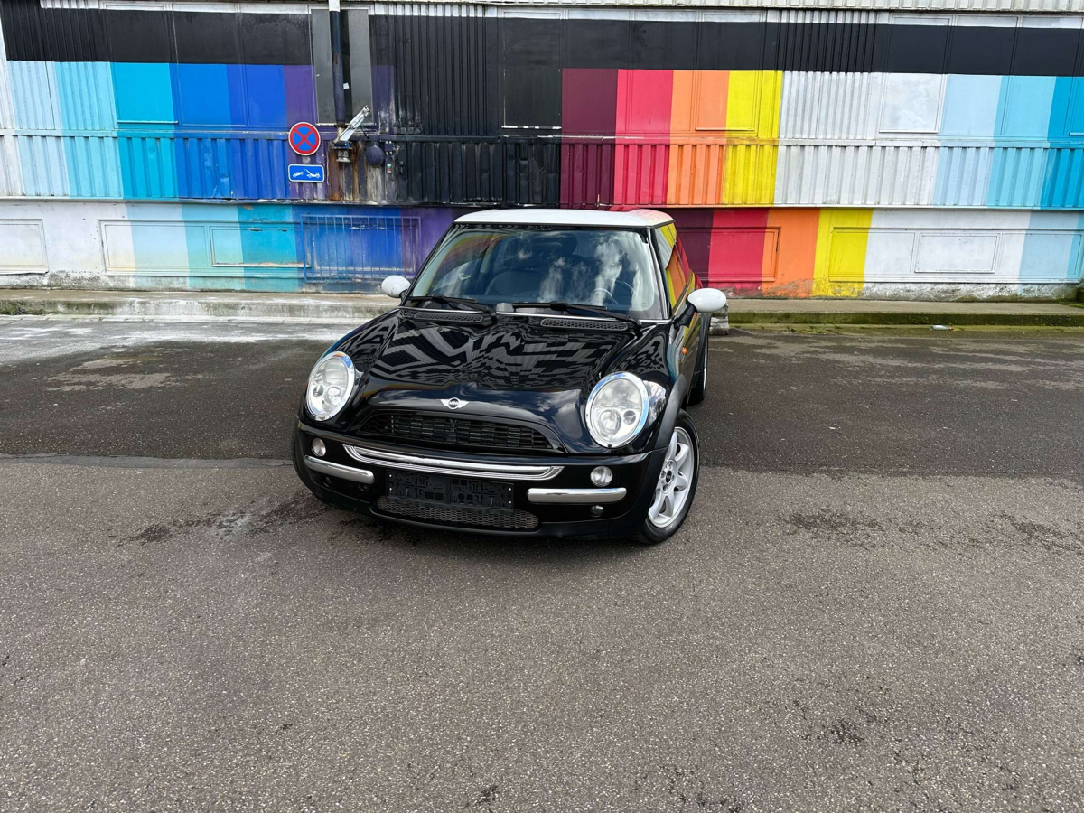 Mini Cooper - - - VERKOCHT - - - * * * * * 